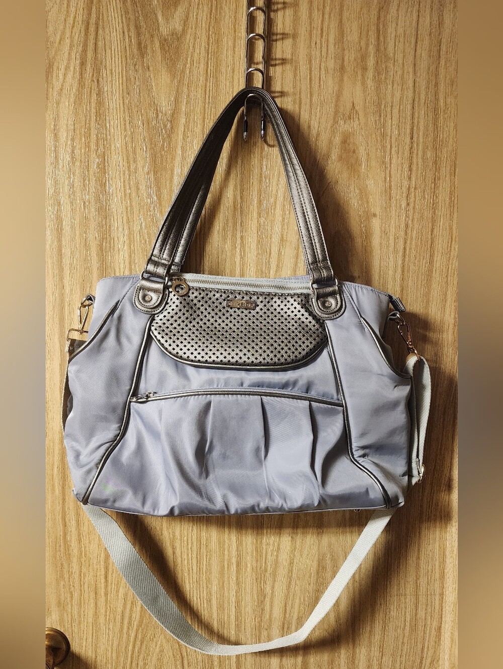 Skip Hop Solid Gray Shoulder Diaper Bag, Adjustable Two Tone Strap, Zip, Pockets
